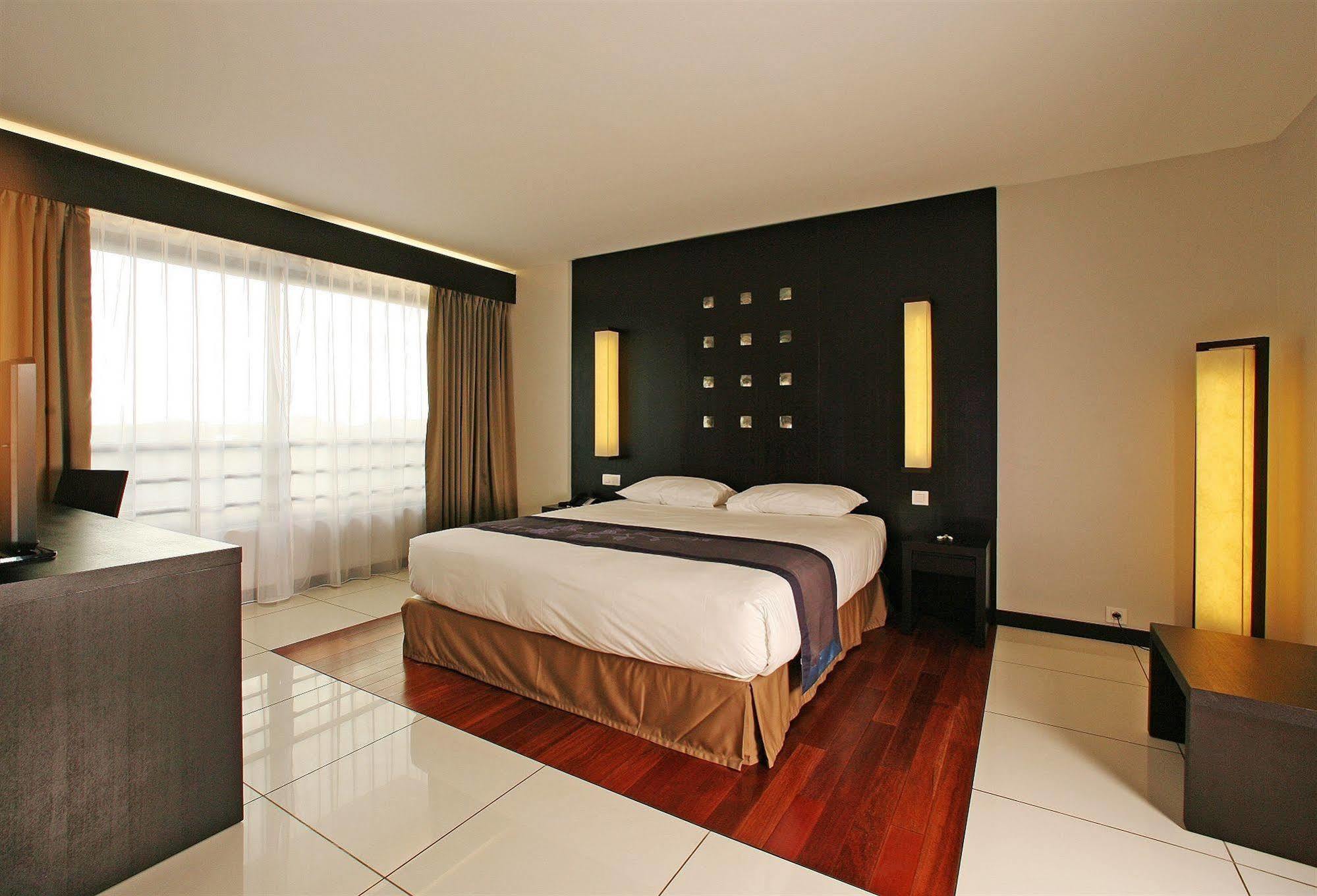 Hotel Tahiti Nui Papeete  Esterno foto
